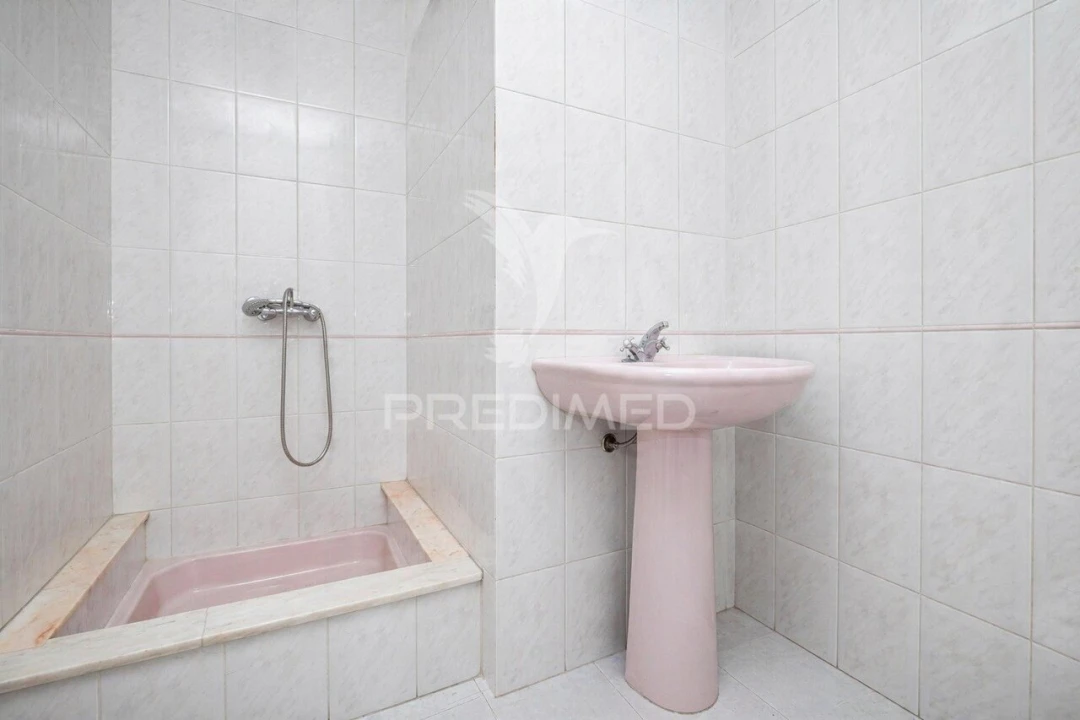 Apartamento T3 para Venda em Ferreiros e Gondizalves Foto 17