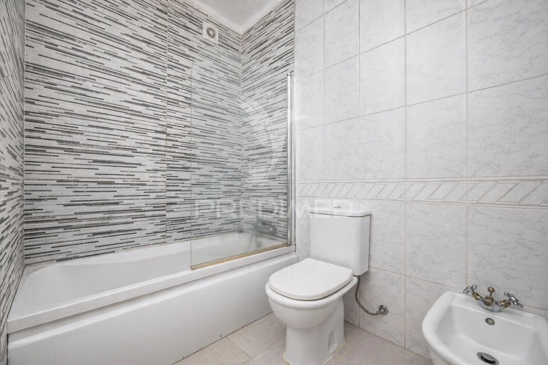Apartamento T3 para Venda em Ferreiros e Gondizalves Foto 26