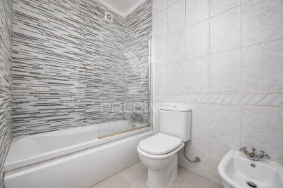 Apartamento T3 para Venda em Ferreiros e Gondizalves
