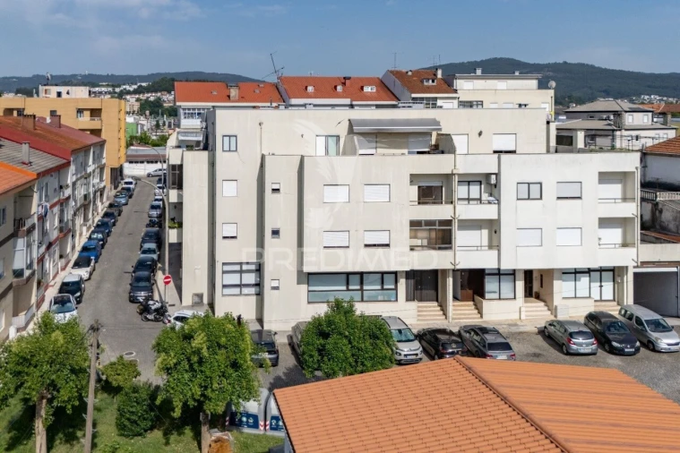 Apartamento T3 para Venda em Ferreiros e Gondizalves Foto 39