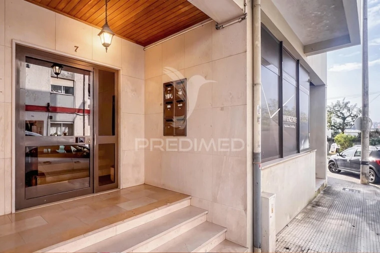 Apartamento T3 para Venda em Ferreiros e Gondizalves Foto 35
