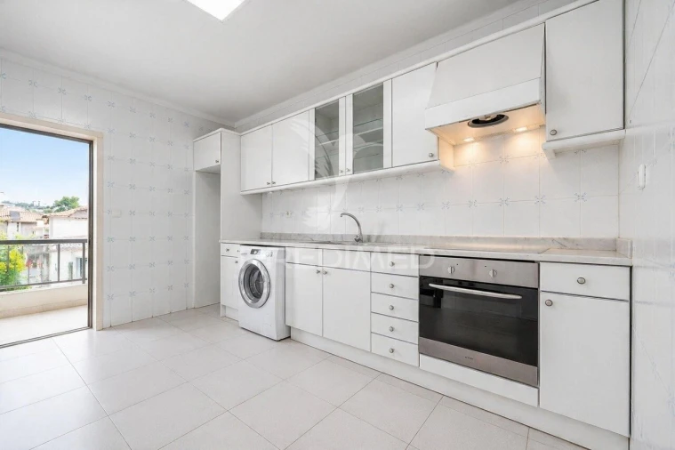 Apartamento T3 para Venda em Ferreiros e Gondizalves Foto 3