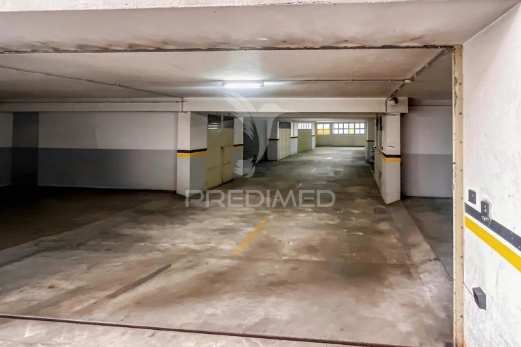 Apartamento T3 para Venda em Ferreiros e Gondizalves Foto 32