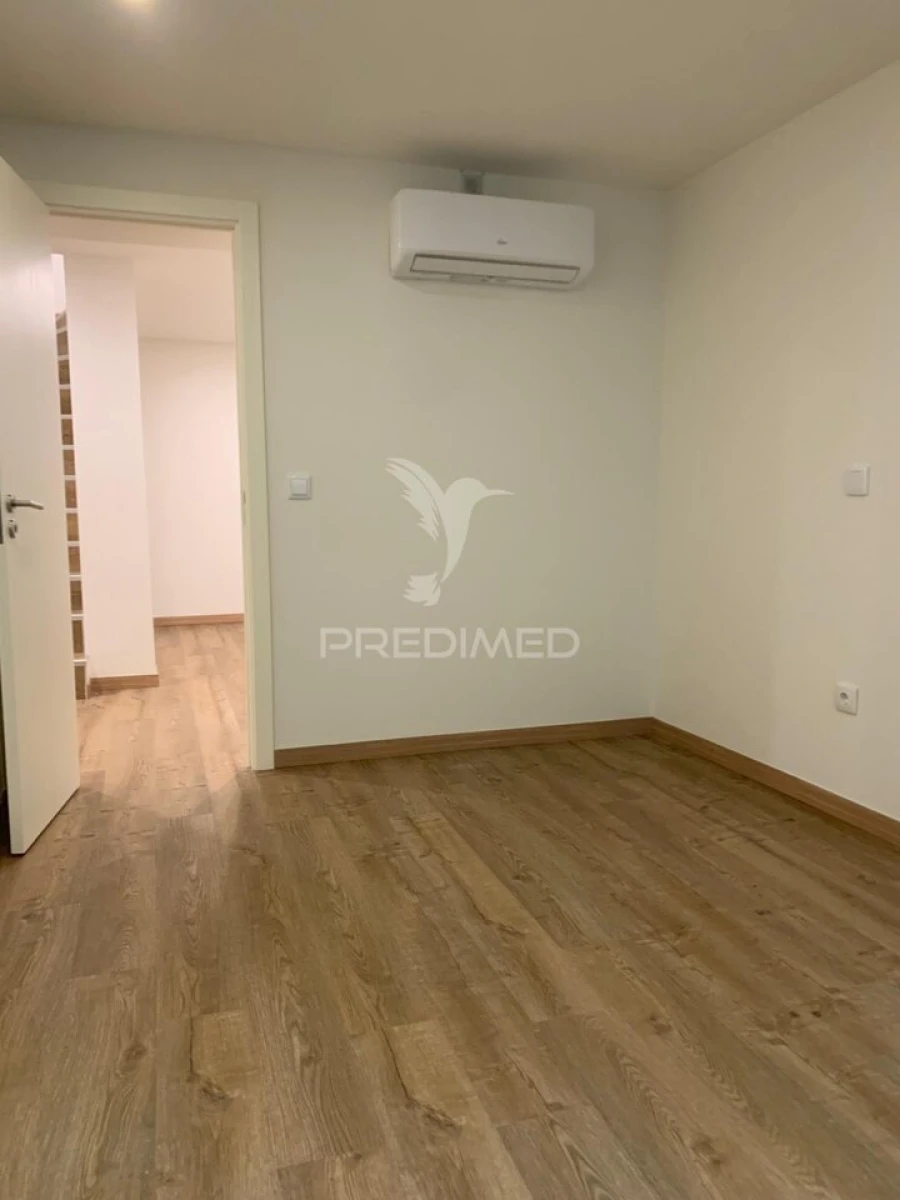 Apartamento T2 para Venda em Cedofeita, Santo Ildefonso, Sé, Miragaia, São Nicolau e Vitória Foto 11