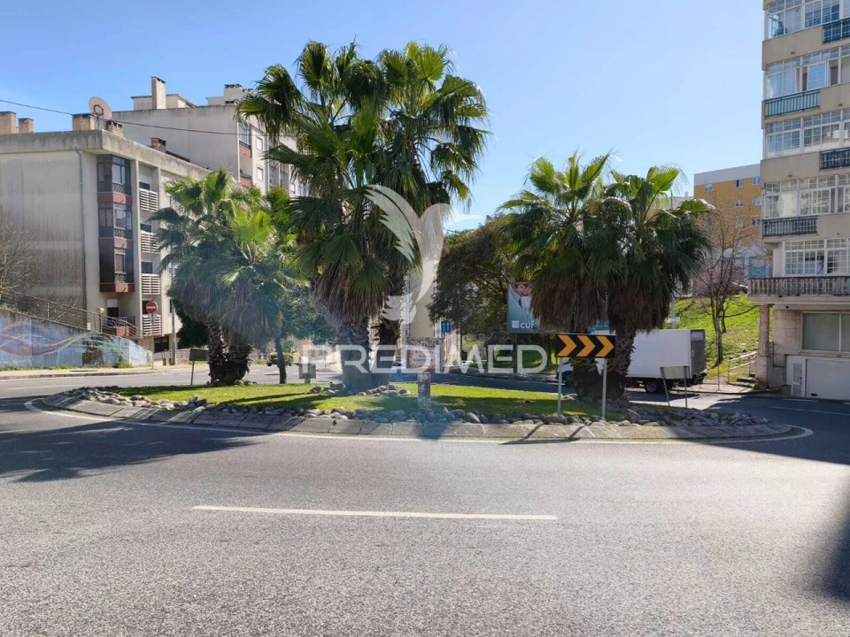 Apartamento T2 para Venda em Queluz e Belas Foto 32