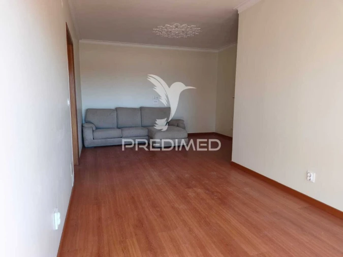 Apartamento T2 para Venda em Queluz e Belas Foto 4