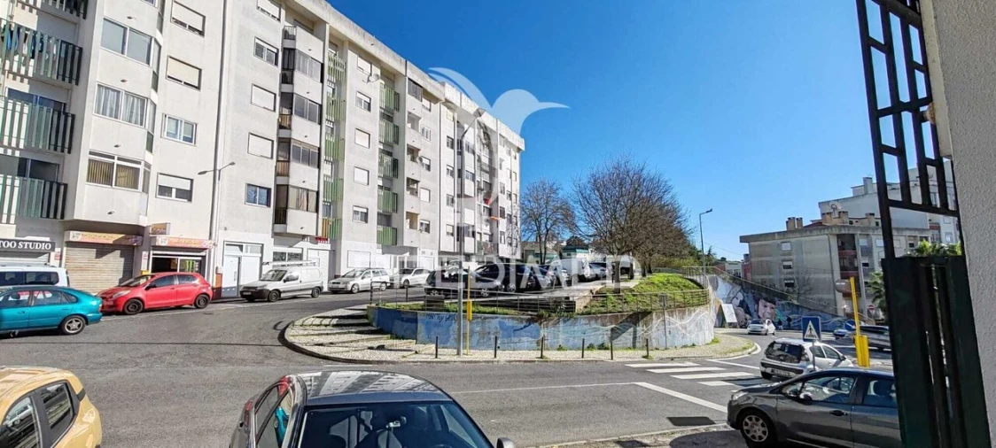 Apartamento T2 para Venda em Queluz e Belas Foto 33
