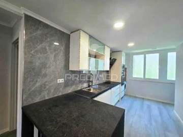 Apartamento T2 para Venda em Oeiras e São Julião da Barra, Paço de Arcos e Caxias