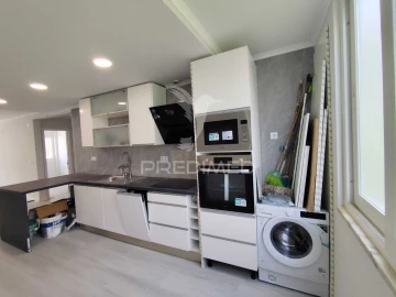 Apartamento T2 para Venda em Oeiras e São Julião da Barra, Paço de Arcos e Caxias