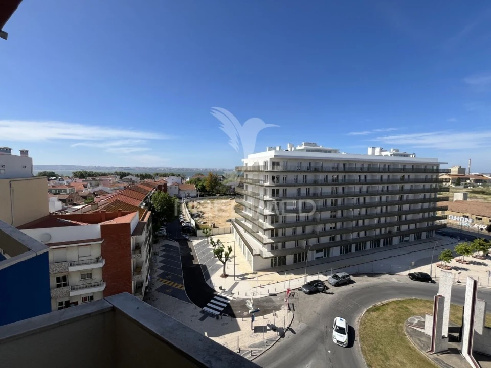 Apartamento T3 para Venda em Barreiro e Lavradio Foto 2