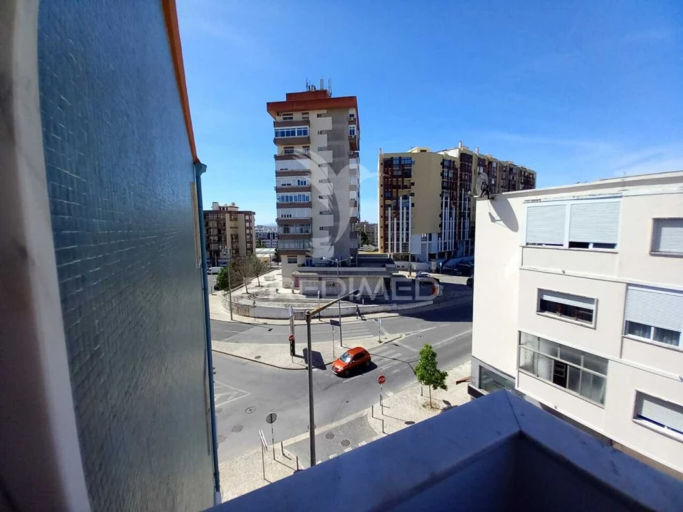 Apartamento T3 para Venda em Almada, Cova da Piedade, Pragal e Cacilhas Foto 17