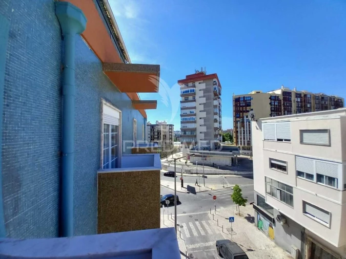 Apartamento T3 para Venda em Almada, Cova da Piedade, Pragal e Cacilhas Foto 9