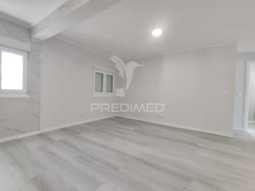 Apartamento T3 para Venda em Laranjeiro e Feijó