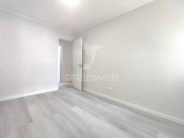 Apartamento T3 para Venda em Laranjeiro e Feijó