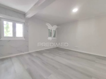 Apartamento T3 para Venda em Laranjeiro e Feijó
