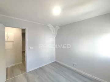 Apartamento T3 para Venda em Laranjeiro e Feijó
