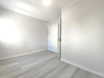 Apartamento T3 para Venda em Laranjeiro e Feijó