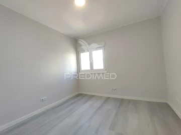 Apartamento T3 para Venda em Laranjeiro e Feijó