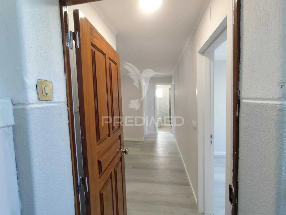 Apartamento T3 para Venda em Laranjeiro e Feijó Foto 3