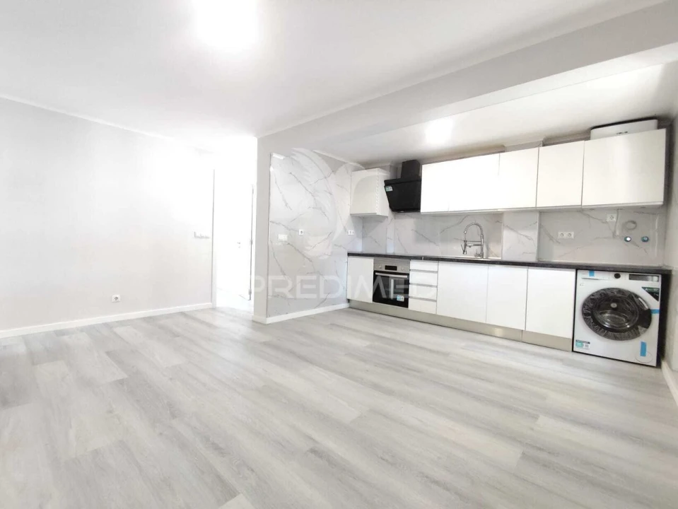 Apartamento T3 para Venda em Laranjeiro e Feijó Foto 12