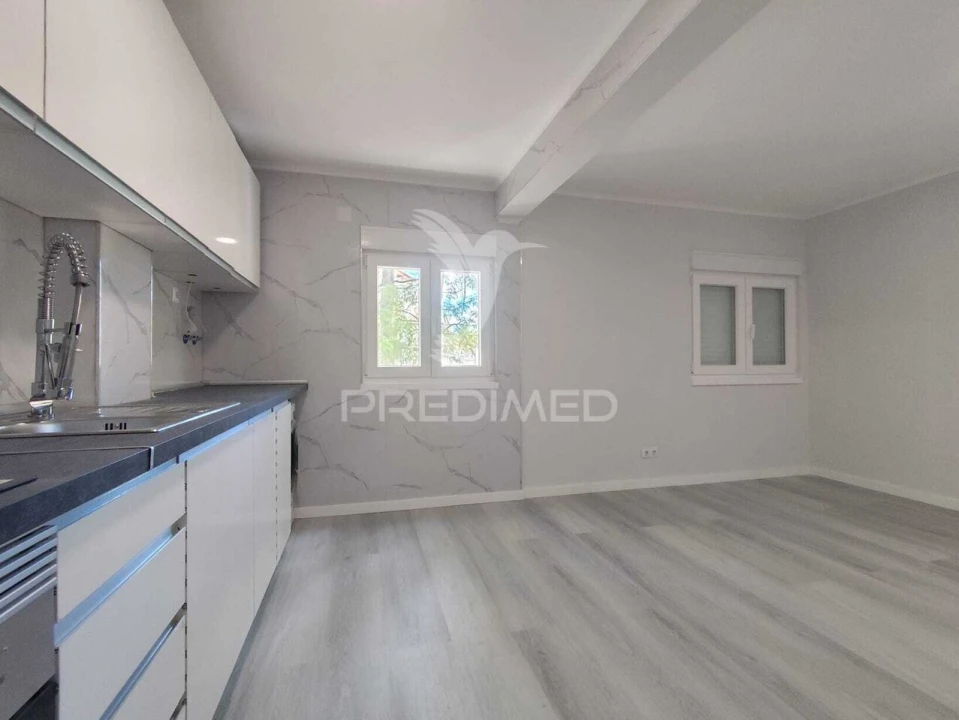 Apartamento T3 para Venda em Laranjeiro e Feijó Foto 9