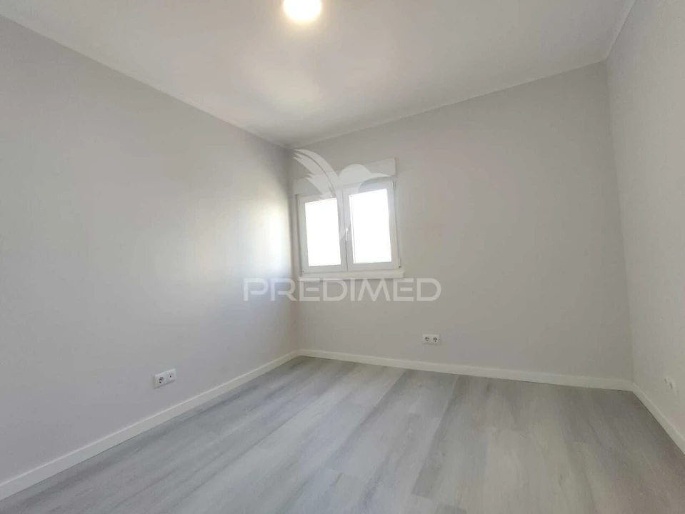 Apartamento T3 para Venda em Laranjeiro e Feijó Foto 34
