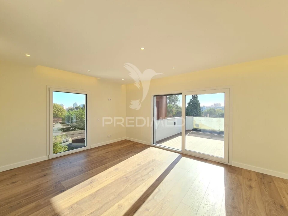 Apartamento T4 para Venda em Cascais e Estoril Foto 3
