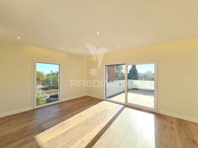 Apartamento T4 para Venda em Cascais e Estoril Foto 3