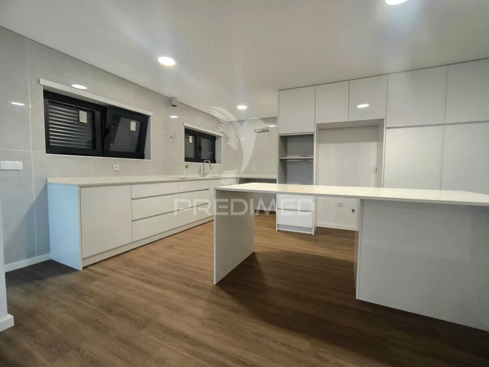 Moradia T4 para Venda em Selho São Lourenço e Gominhães Foto 2