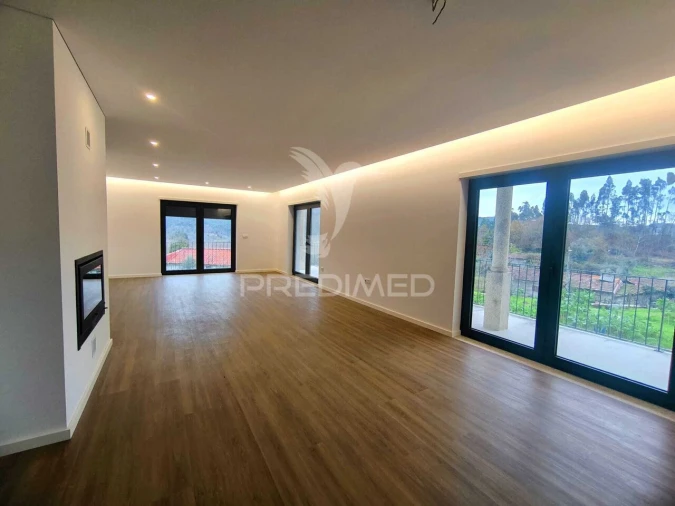 Moradia T4 para Venda em Selho São Lourenço e Gominhães Foto 4