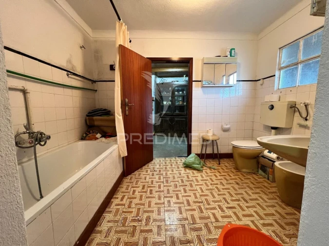 Moradia T6 para Venda em Candoso e Carvalho de Egas Foto 11