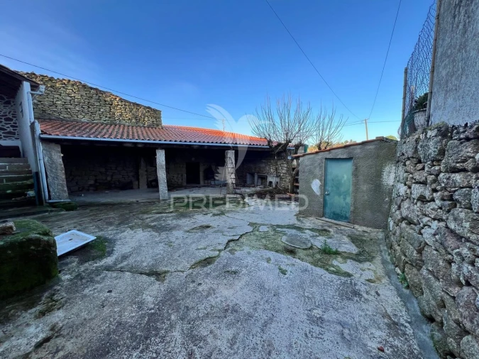 Moradia T6 para Venda em Candoso e Carvalho de Egas Foto 19