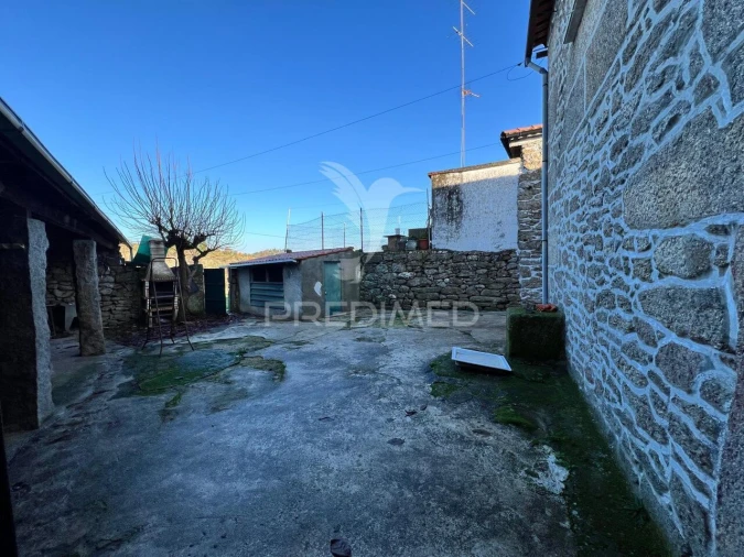 Moradia T6 para Venda em Candoso e Carvalho de Egas Foto 16