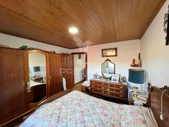 Moradia T6 para Venda em Candoso e Carvalho de Egas Foto 8