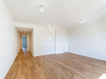 Apartamento T3 para Venda em Lordelo do Ouro e Massarelos