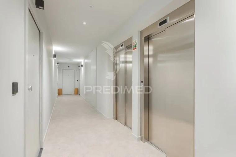 Apartamento T1 para Venda em Mafamude e Vilar do Paraíso Foto 25