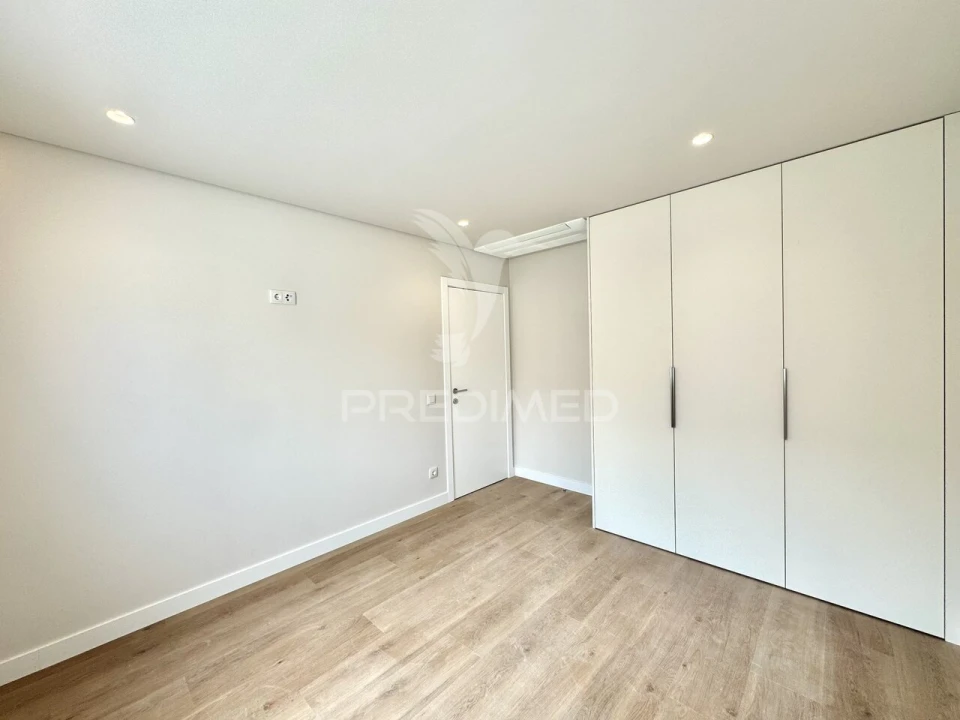 Apartamento T4 para Venda em Tavira (Santa Maria e Santiago) Foto 14