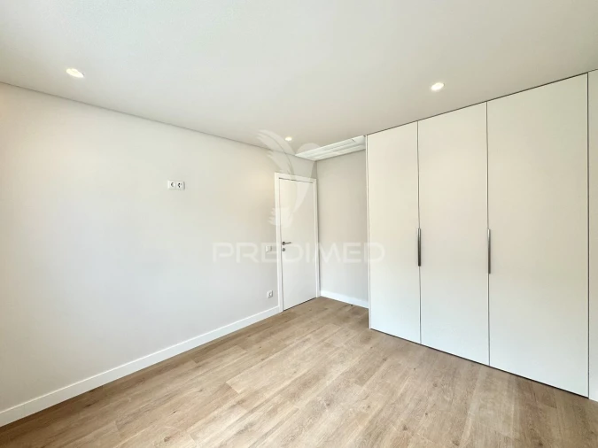 Apartamento T4 para Venda em Tavira (Santa Maria e Santiago) Foto 14