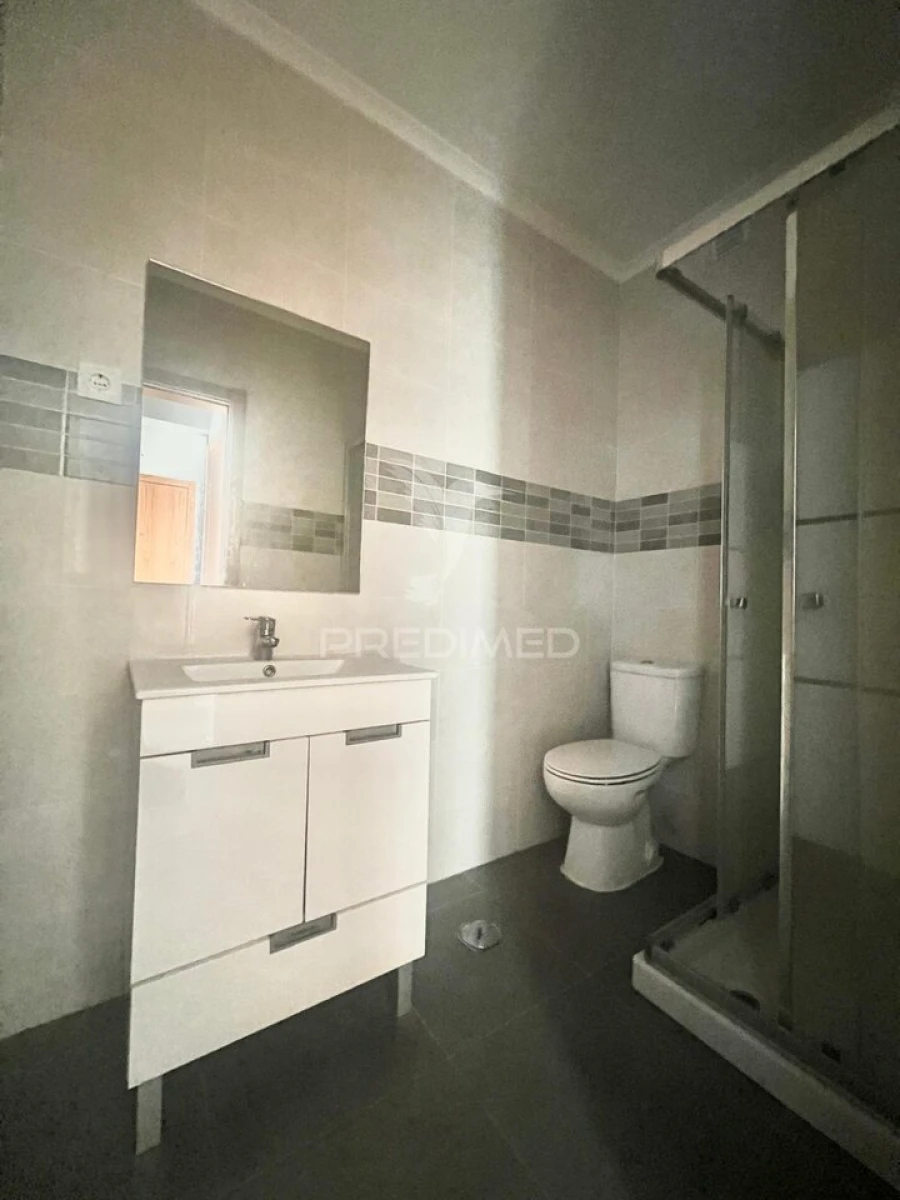 Apartamento T2 para Venda em Baixa da Banheira e Vale da Amoreira Foto 13