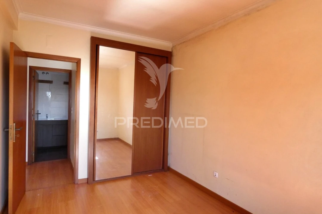 Apartamento T2 para Venda em Queluz e Belas Foto 4