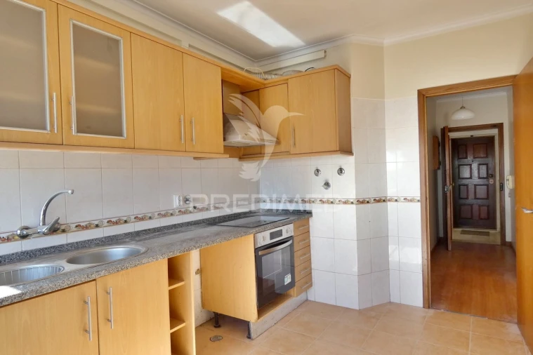 Apartamento T2 para Venda em Queluz e Belas Foto 2