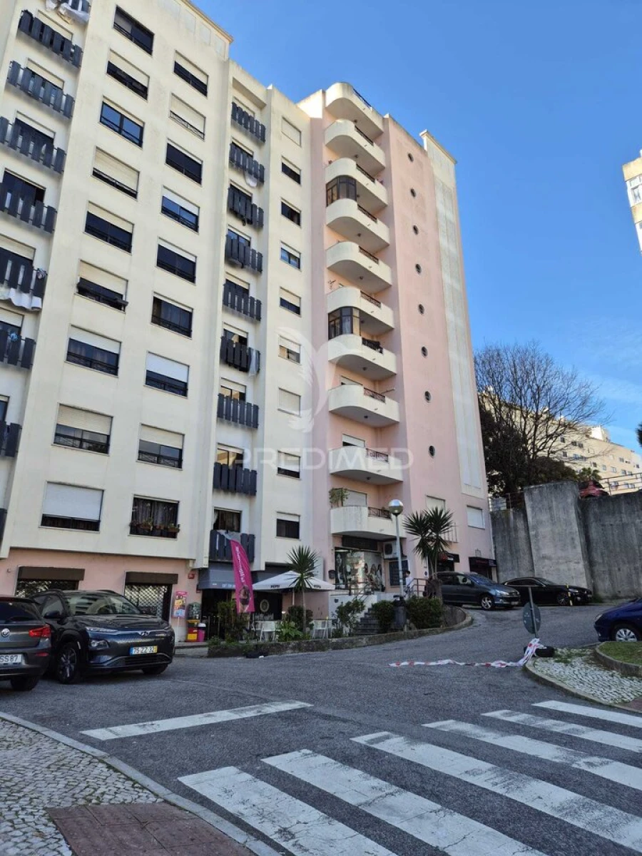 Loja para Venda em Massamá e Monte Abraão Foto 17