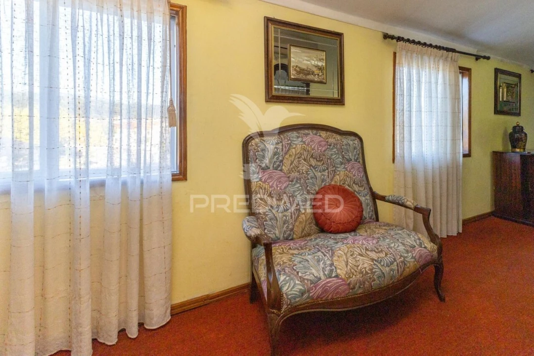 Moradia T4 para Venda em Campo e Sobrado Foto 6