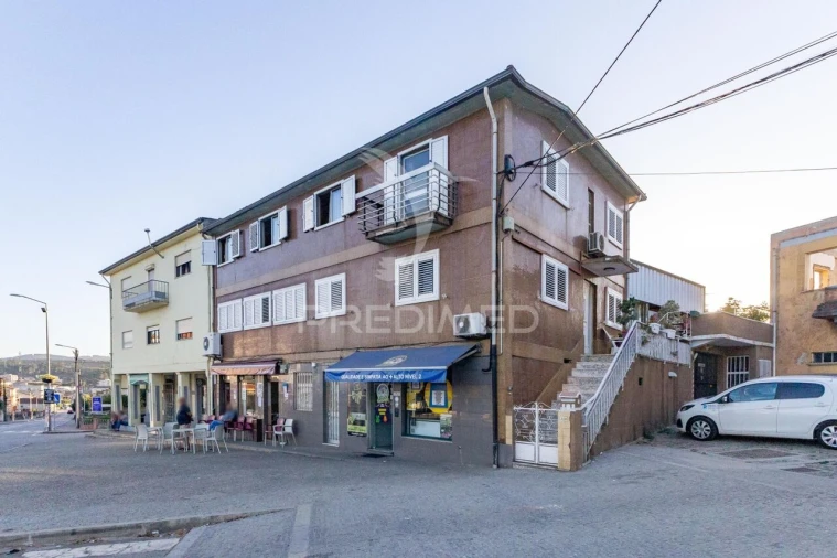 Moradia T4 para Venda em Campo e Sobrado Foto 3