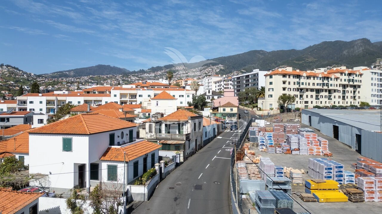 Moradia T4 para Venda em Funchal (São Pedro) Foto 11