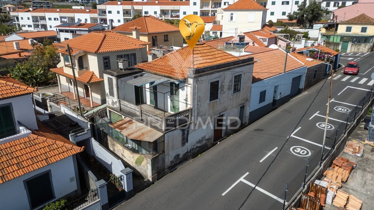 Moradia T4 para Venda em Funchal (São Pedro) Foto 1