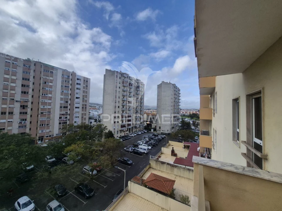 Apartamento T3 para Venda em Carregado e Cadafais Foto 6