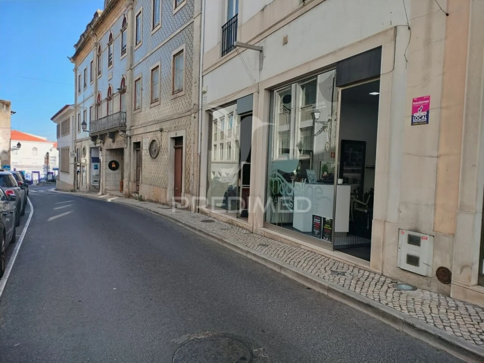 Loja para Venda em Torres Novas (Santa Maria, Salvador e Santiago) Foto 2
