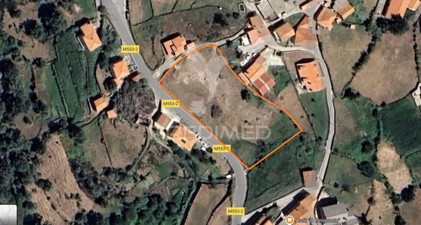 Terreno para Venda em Alhões, Bustelo, Gralheira e Ramires Foto 1