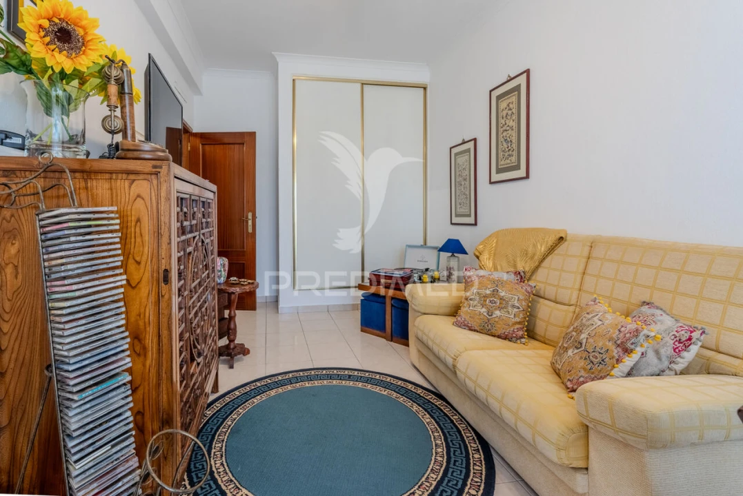 Apartamento T3 para Venda em Estômbar e Parchal Foto 9